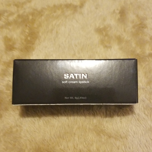 Satin Cream Lipstick - Picture 4 of 5